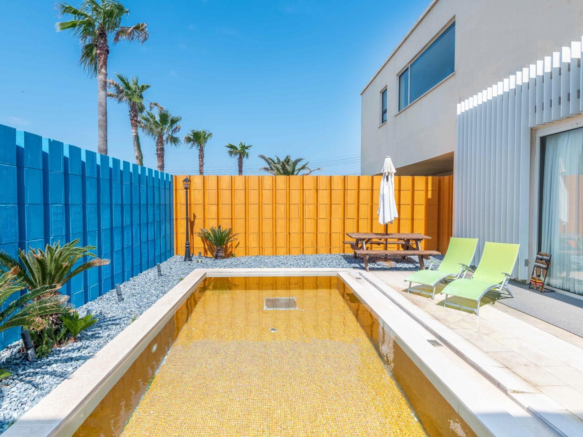 Boutique Pool Villa Namib Чеджудо Экстерьер фото